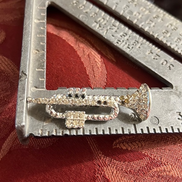 Vintage musical trumpet instruments pin - Picture 9 of 9